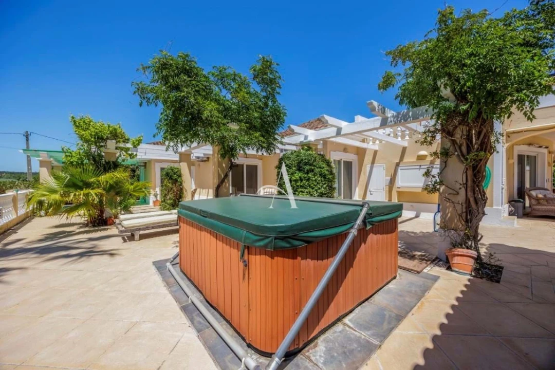 Moradia T4 para Venda em Santa Barbara de Nexe Foto 31