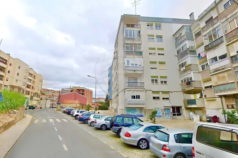 Apartamento T3 para Venda em Odivelas Foto 3