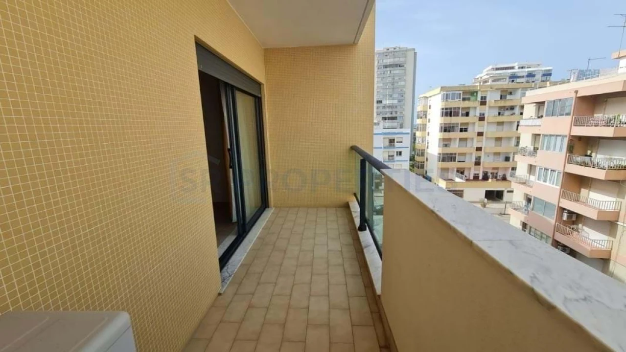 Apartamento T2 para Venda em Quarteira Foto 11