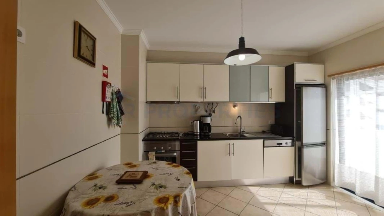 Apartamento T2 para Venda em Quarteira Foto 4