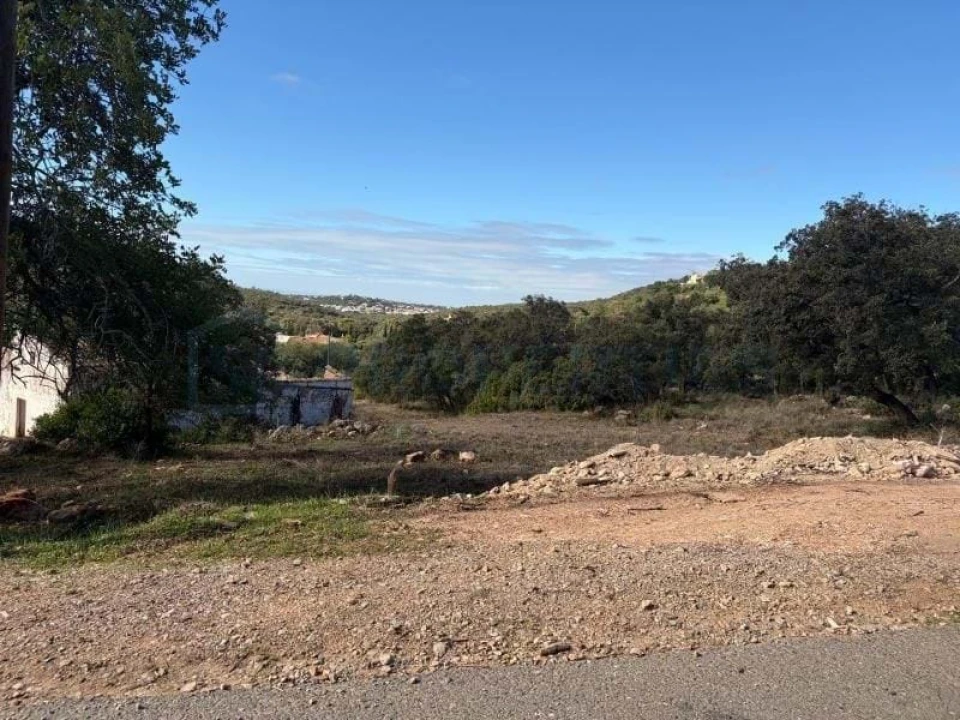 Terreno para Venda em Quarteira Foto 1