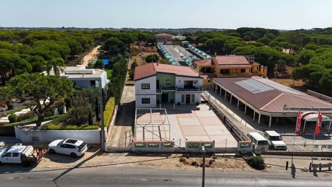 Moradia T5 para Venda em Quarteira Foto 17