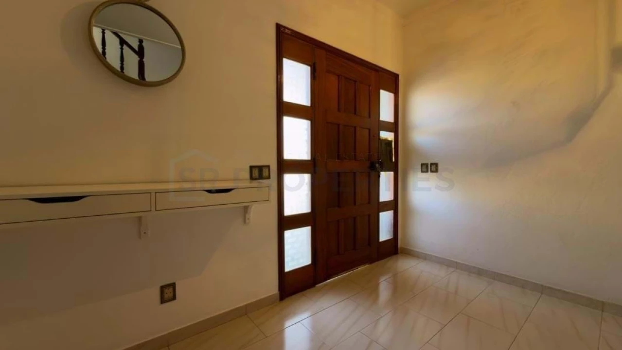 Moradia T5 para Venda em Quarteira Foto 19