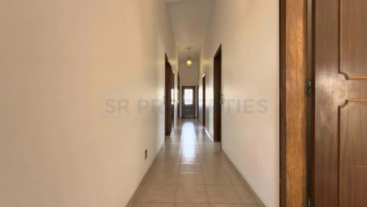 Moradia T5 para Venda em Quarteira Foto 42