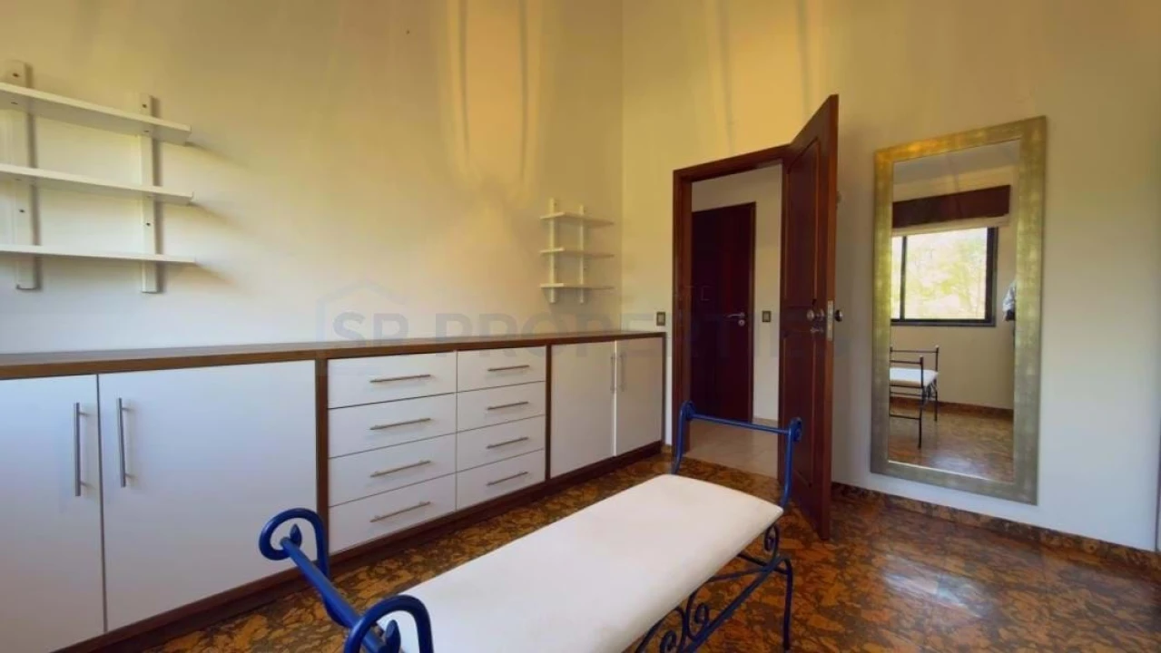 Moradia T5 para Venda em Quarteira Foto 46