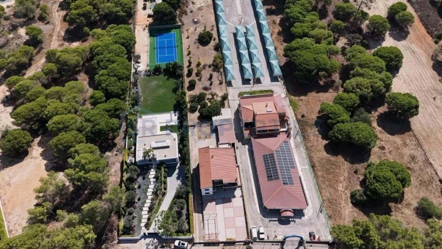 Moradia T5 para Venda em Quarteira Foto 14