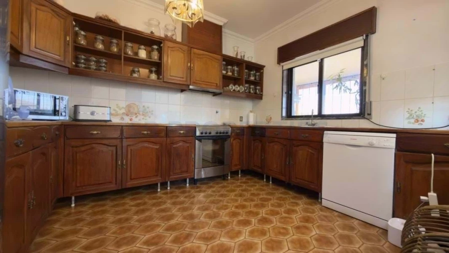 Moradia T5 para Venda em Quarteira Foto 43