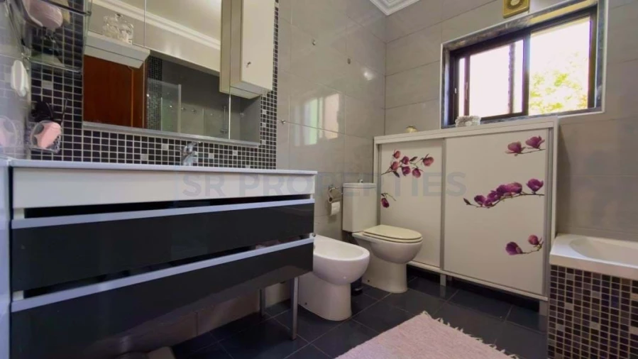 Moradia T5 para Venda em Quarteira Foto 40