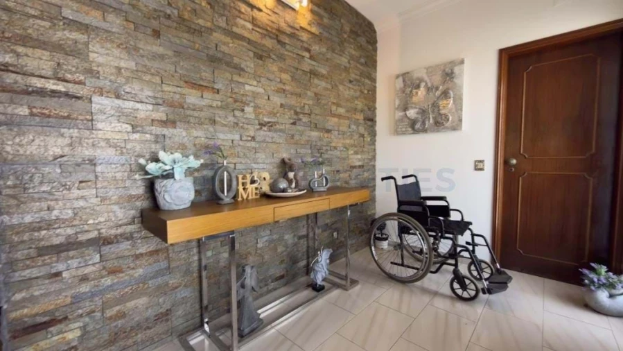 Moradia T5 para Venda em Quarteira Foto 24