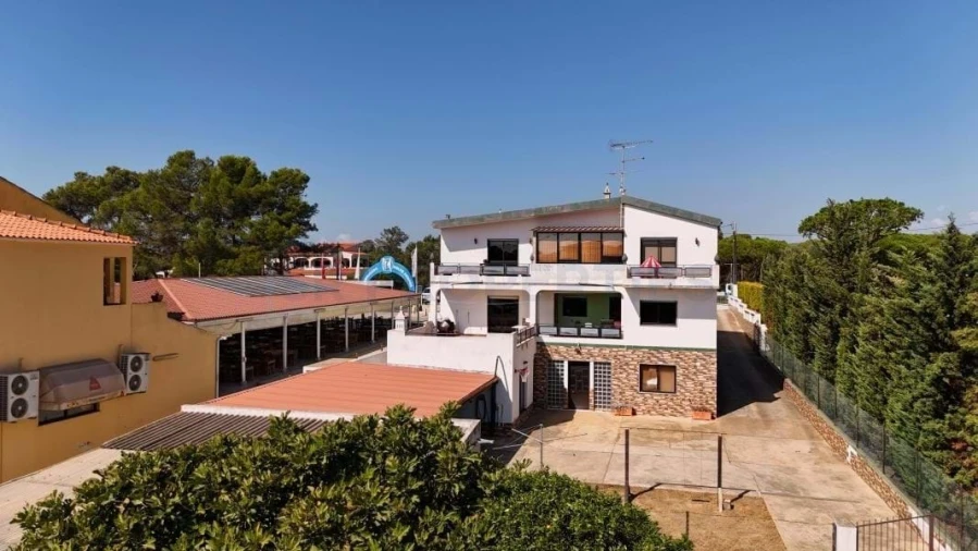 Moradia T5 para Venda em Quarteira Foto 10