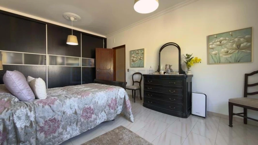 Moradia T5 para Venda em Quarteira Foto 30