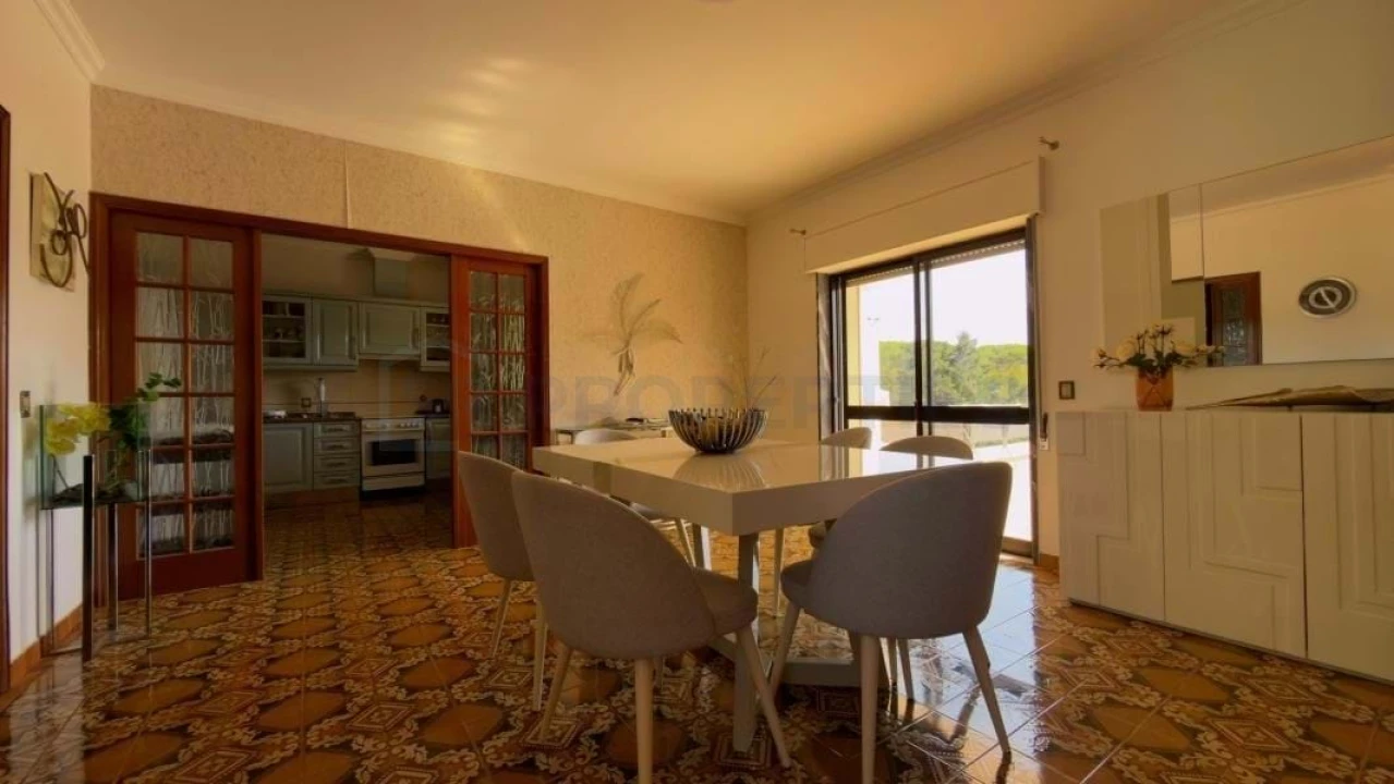 Moradia T5 para Venda em Quarteira Foto 35