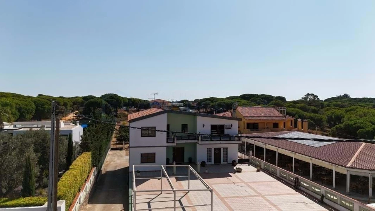 Moradia T5 para Venda em Quarteira Foto 16