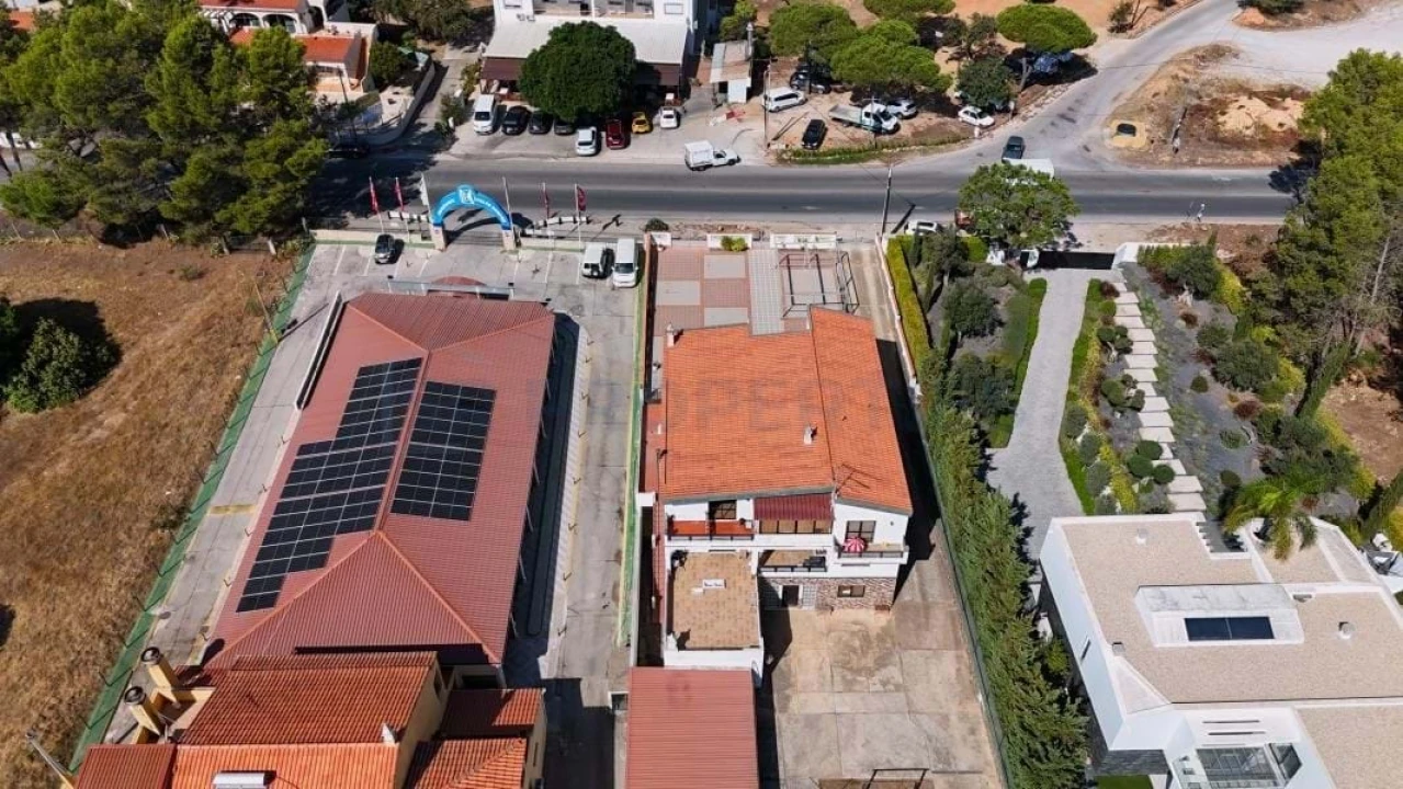 Moradia T5 para Venda em Quarteira Foto 12