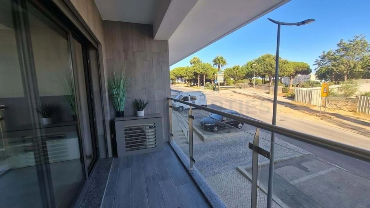 Apartamento T2 para Venda em Quarteira Foto 4