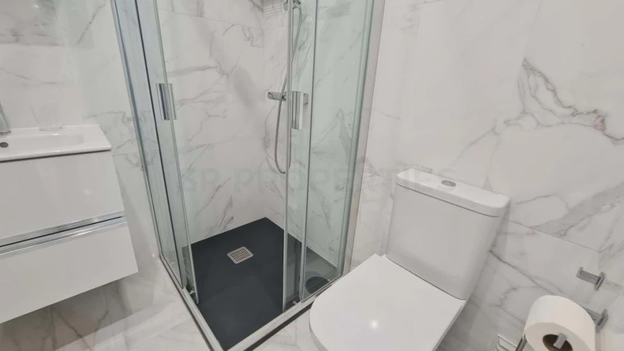 Apartamento T2 para Venda em Quarteira Foto 11