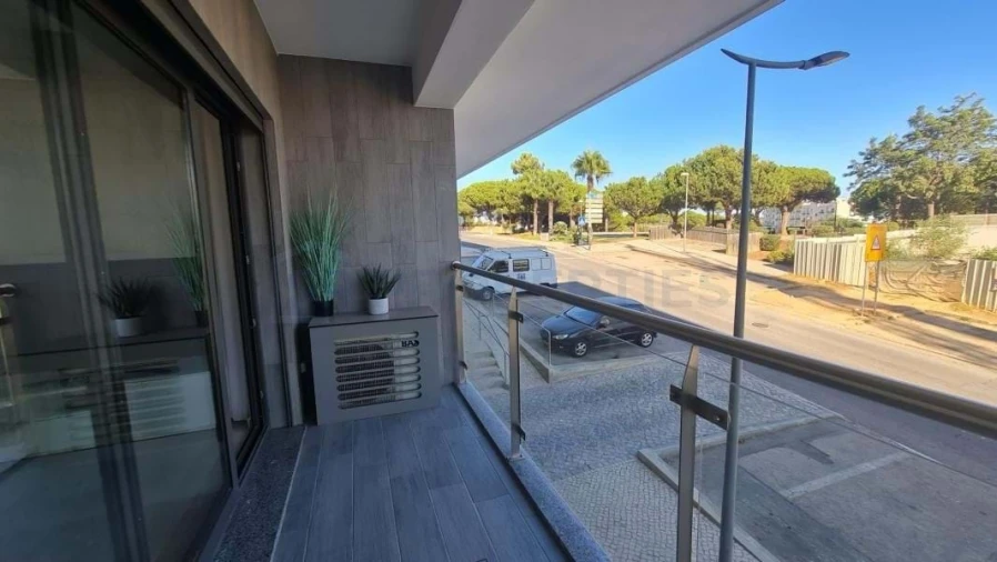 Apartamento T2 para Venda em Quarteira Foto 6