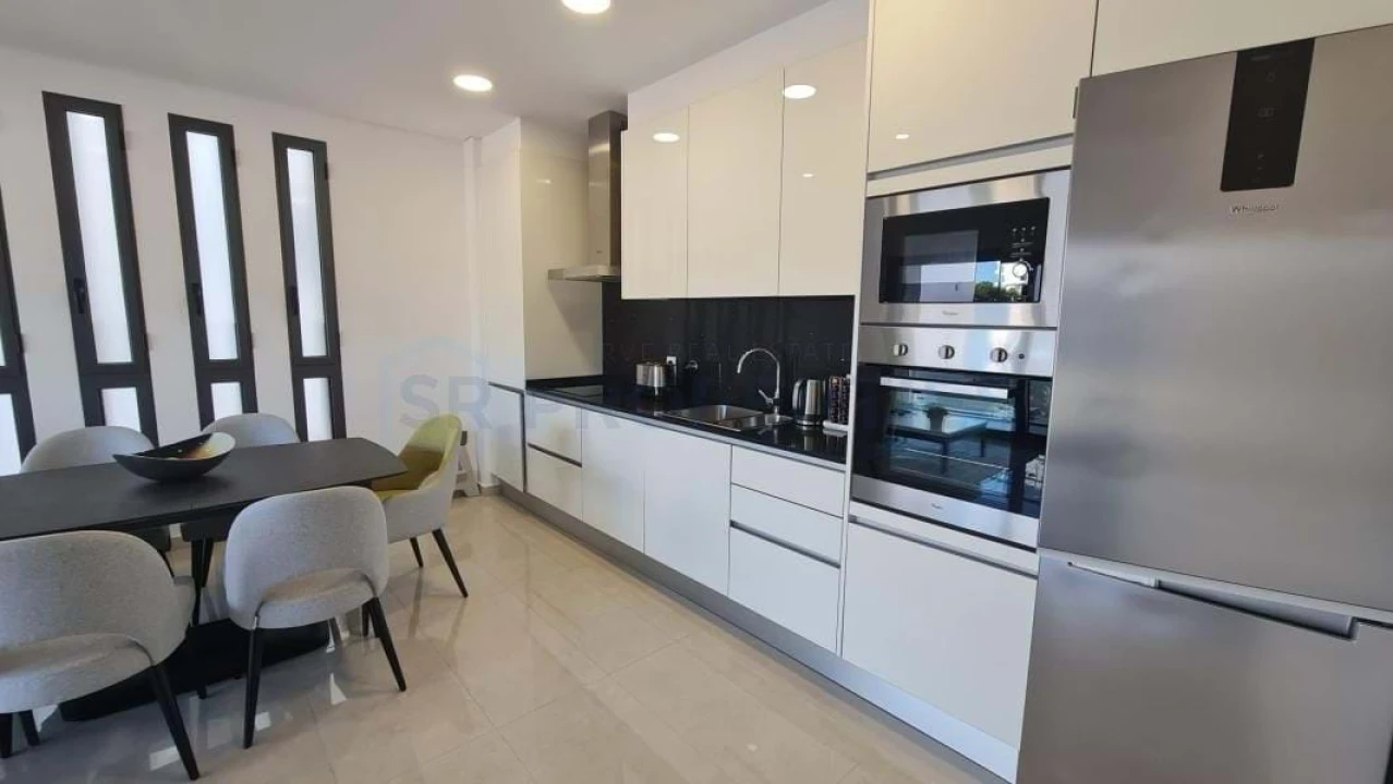 Apartamento T2 para Venda em Quarteira Foto 3