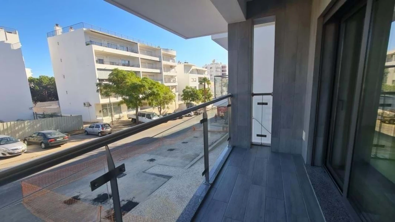 Apartamento T2 para Venda em Quarteira Foto 9