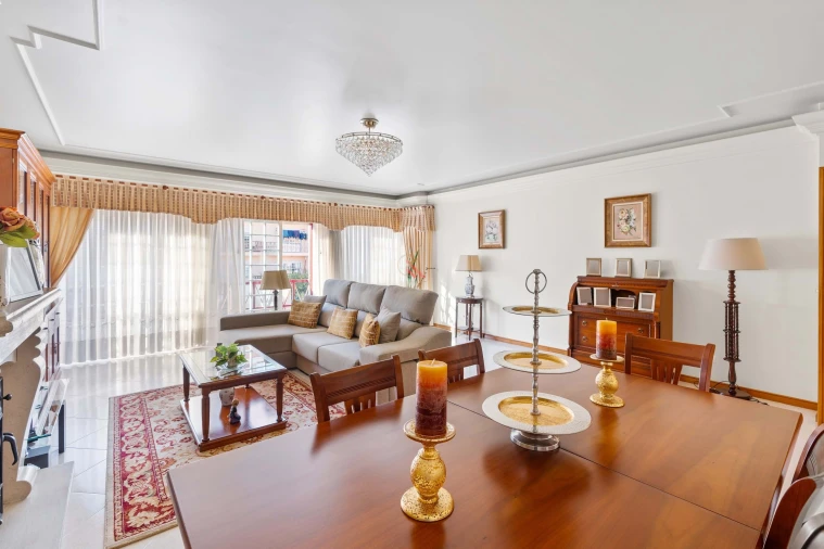 Apartamento T3 para Venda em Rio de Mouro Foto 3