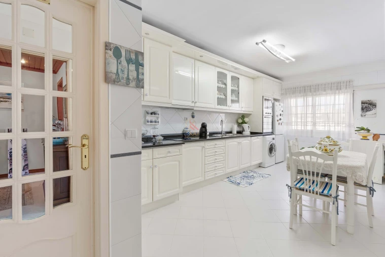 Apartamento T3 para Venda em Rio de Mouro Foto 16