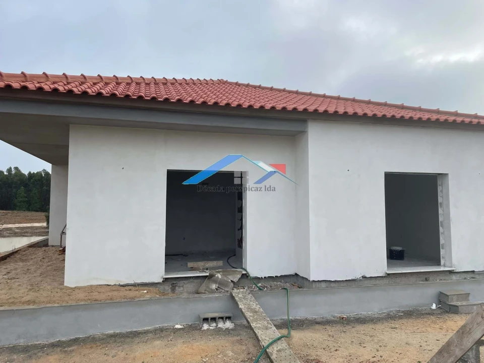 Moradia T3 para Venda em Branca Foto 6