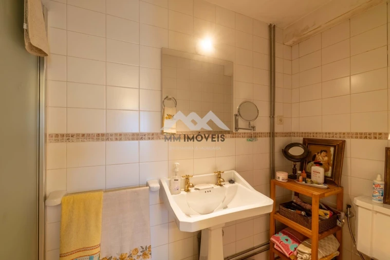 Moradia T3 para Venda em Oliveira do Douro Foto 93