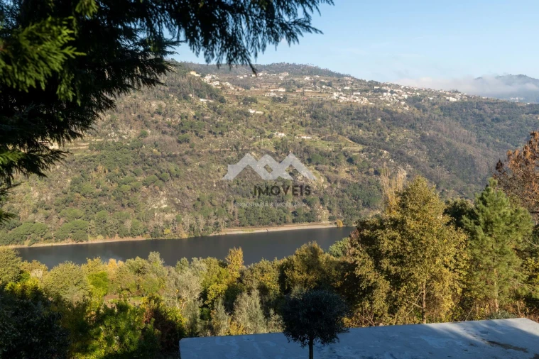 Moradia T3 para Venda em Oliveira do Douro Foto 85