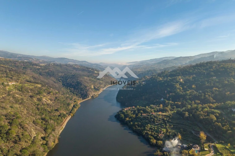 Moradia T3 para Venda em Oliveira do Douro Foto 25