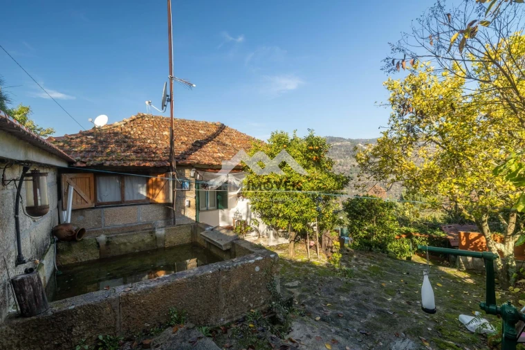 Moradia T3 para Venda em Oliveira do Douro Foto 43