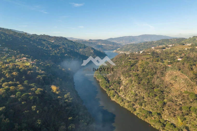 Moradia T3 para Venda em Oliveira do Douro Foto 16