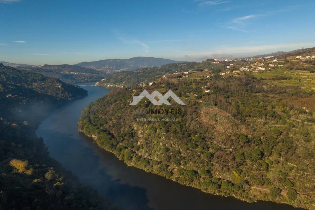 Moradia T3 para Venda em Oliveira do Douro Foto 17