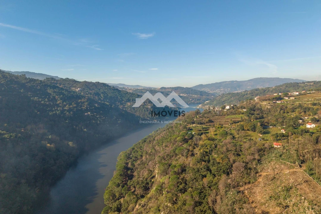 Moradia T3 para Venda em Oliveira do Douro Foto 22