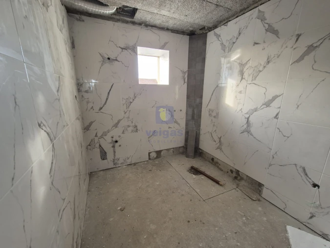 Moradia T3 para Venda em Painho e Figueiros Foto 7