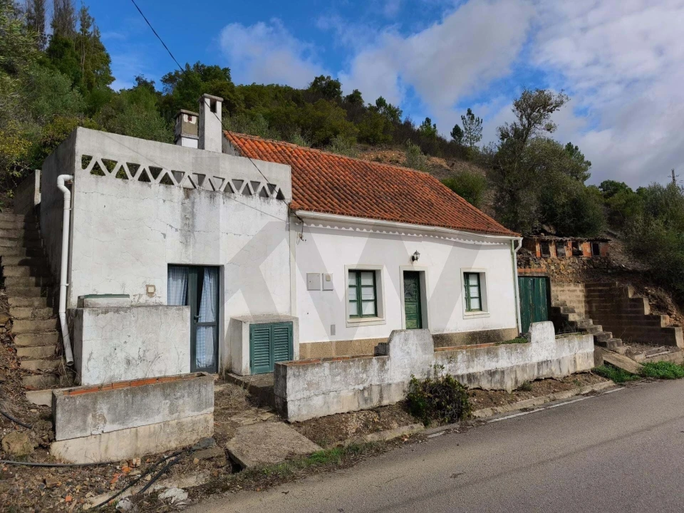 Moradia T2 para Venda em Monchique Foto 1