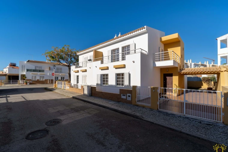 Moradia T3 para Venda em São Silvestre Foto 2