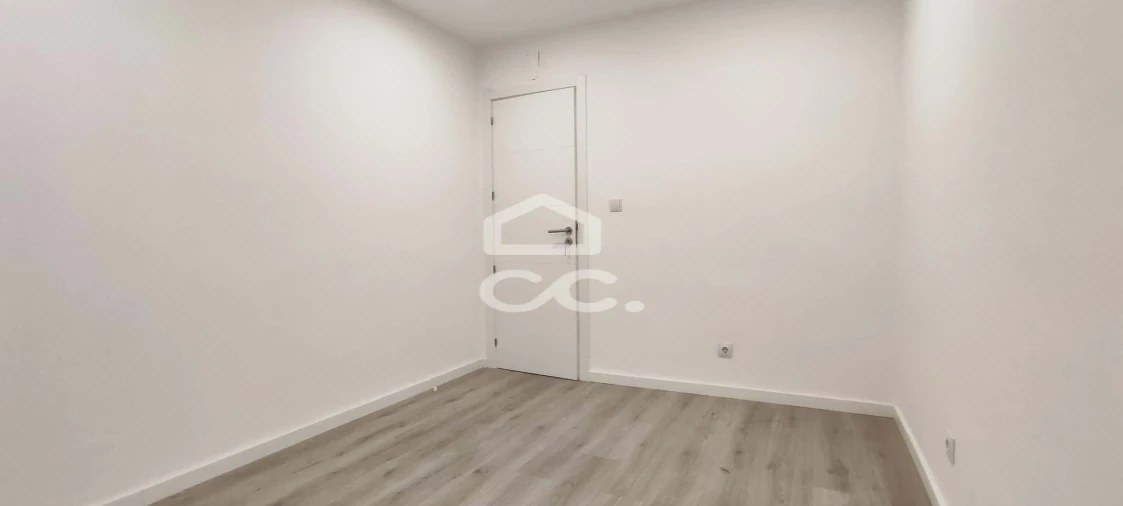 Apartamento T2 para Venda em Barreiro e Lavradio Foto 22