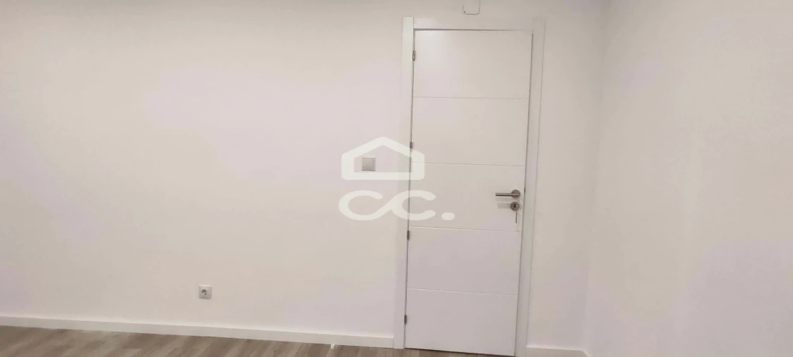 Apartamento T2 para Venda em Barreiro e Lavradio Foto 14