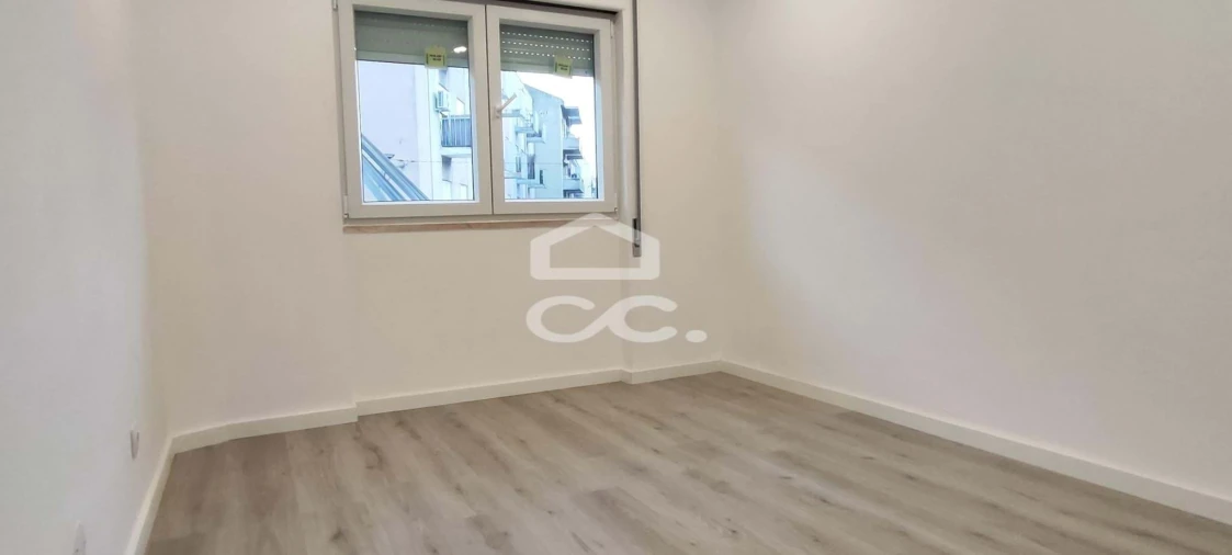 Apartamento T2 para Venda em Barreiro e Lavradio Foto 17