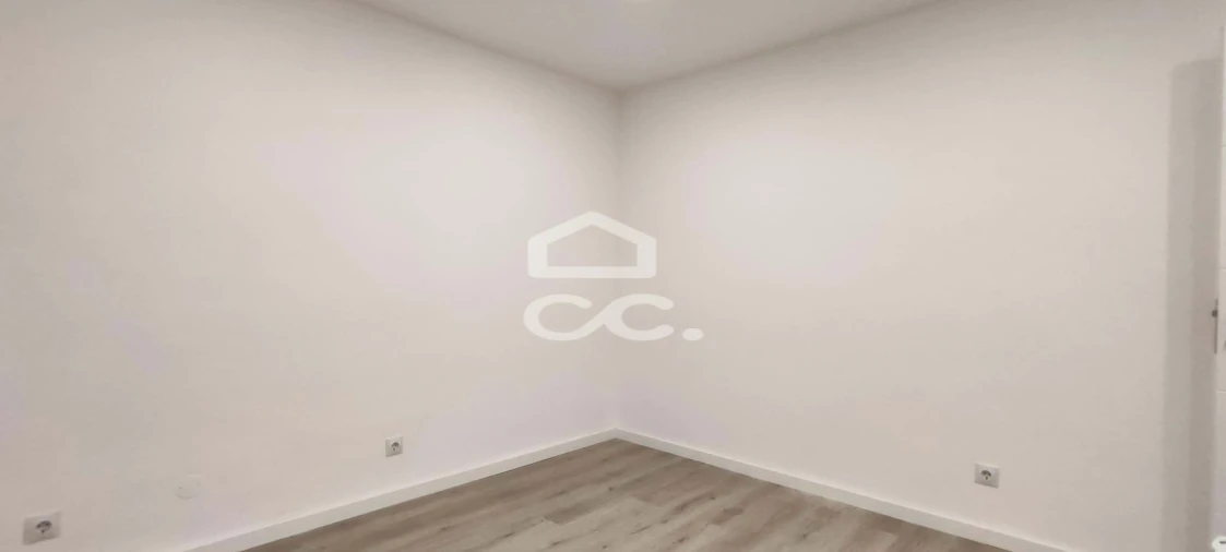 Apartamento T2 para Venda em Barreiro e Lavradio Foto 25