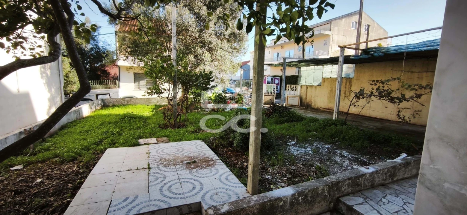 Moradia T3 para Arrendamento em Venteira Foto 17