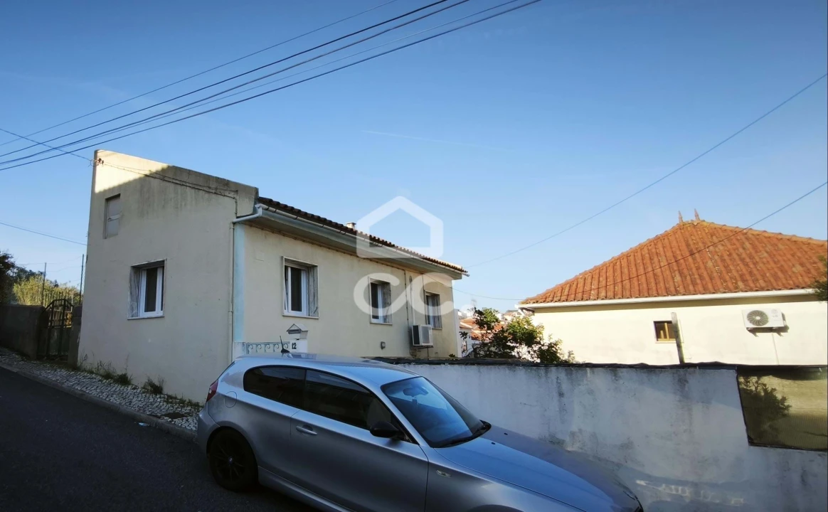 Moradia T3 para Arrendamento em Venteira Foto 20