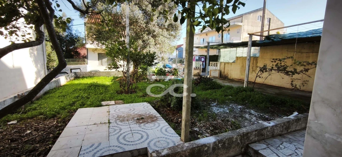 Moradia T3 para Arrendamento em Venteira Foto 17