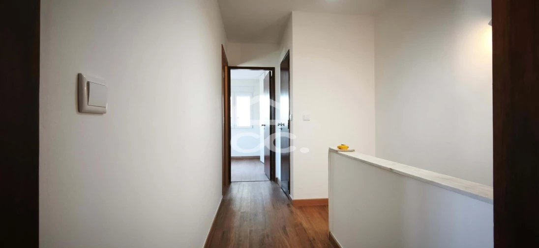 Moradia T3 para Arrendamento em Venteira Foto 7