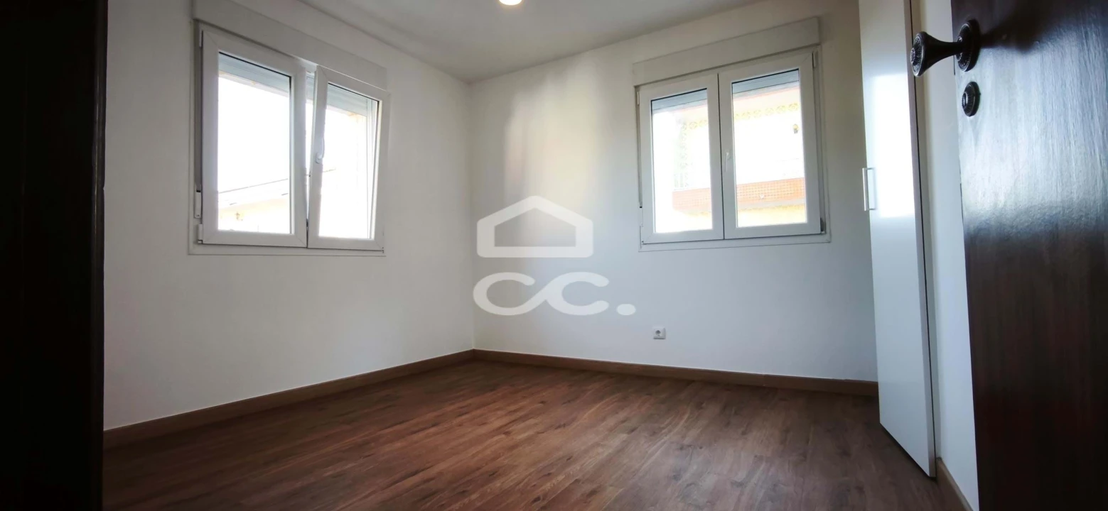 Moradia T3 para Arrendamento em Venteira Foto 9