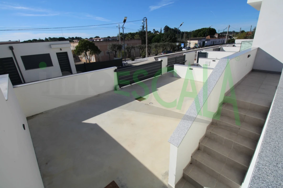 Moradia T4 para Venda em Aveiras de Cima Foto 43