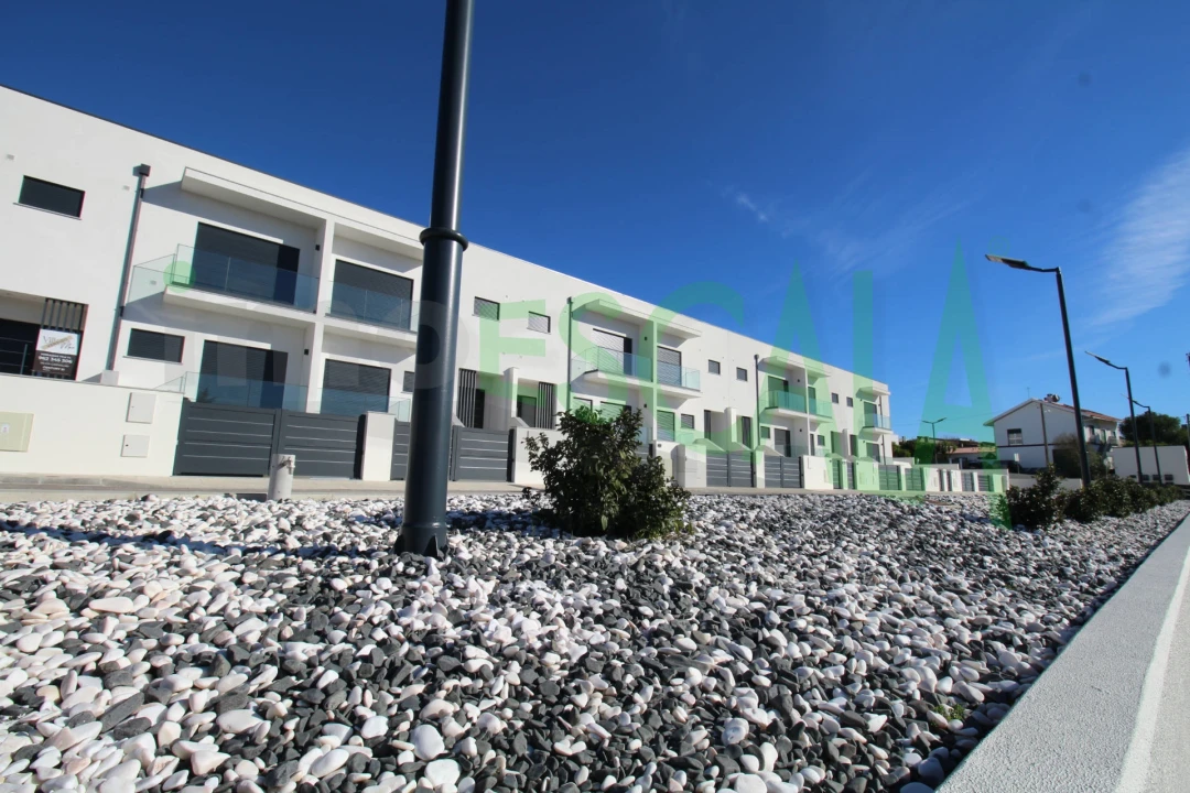 Moradia T4 para Venda em Aveiras de Cima Foto 54