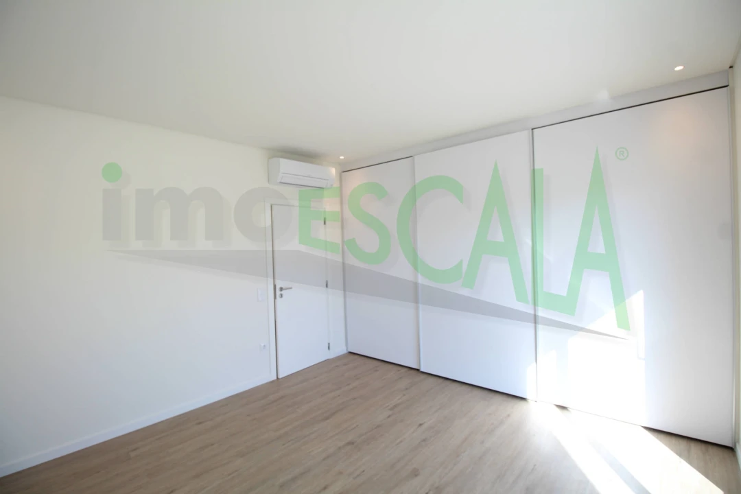 Moradia T4 para Venda em Aveiras de Cima Foto 25