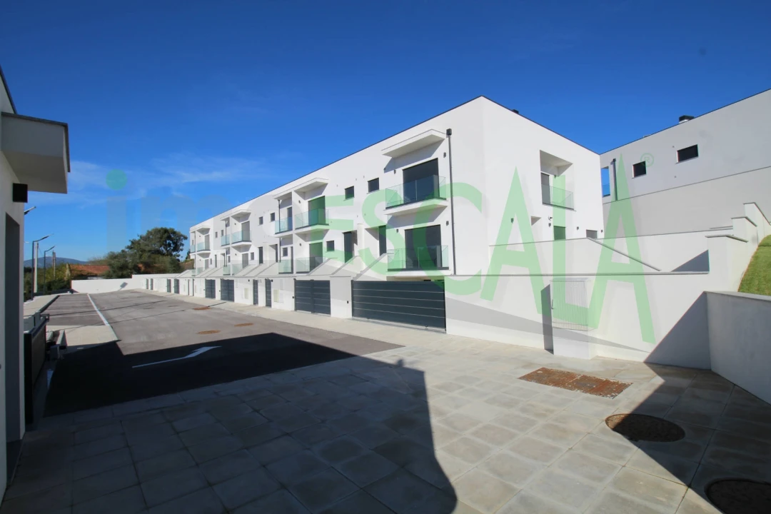 Moradia T4 para Venda em Aveiras de Cima Foto 42