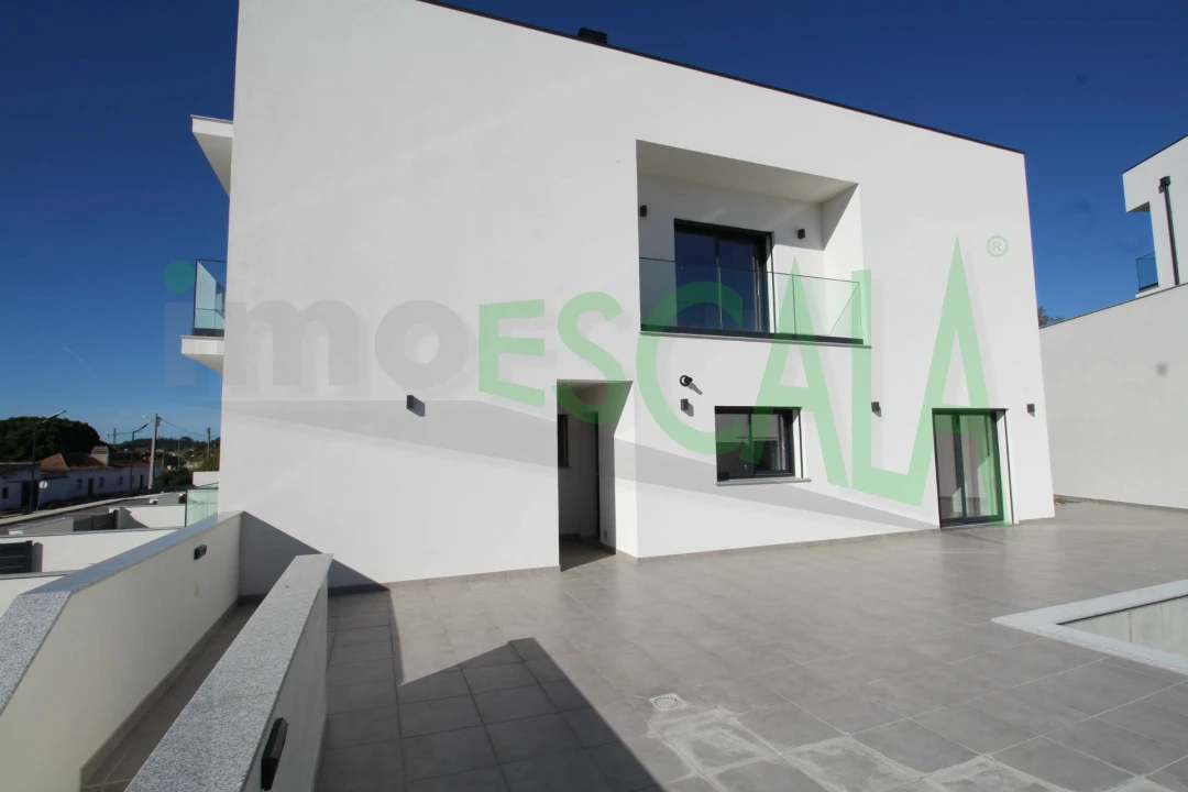 Moradia T4 para Venda em Aveiras de Cima Foto 44